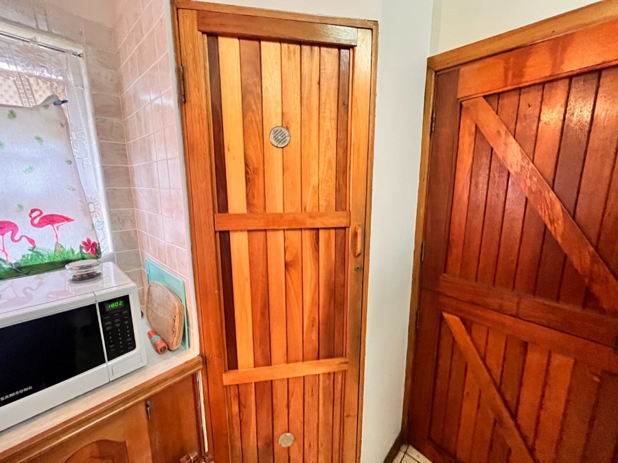 3 Bedroom Property for Sale in Wavecrest Eastern Cape
